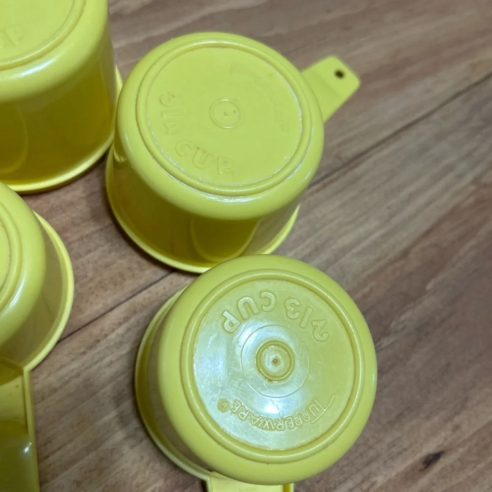 Vintage Tupperware Yellow Measuring Cup Set